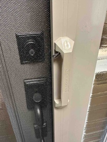 Latch handle